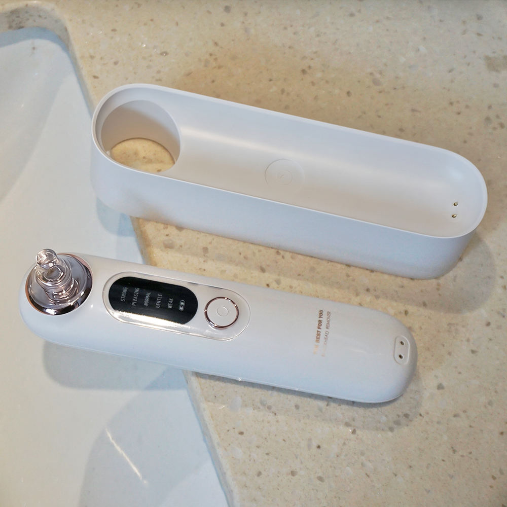 Beautters Portable Blackhead Remover with Built-In Storage | Travel-Friendly Skincare Device